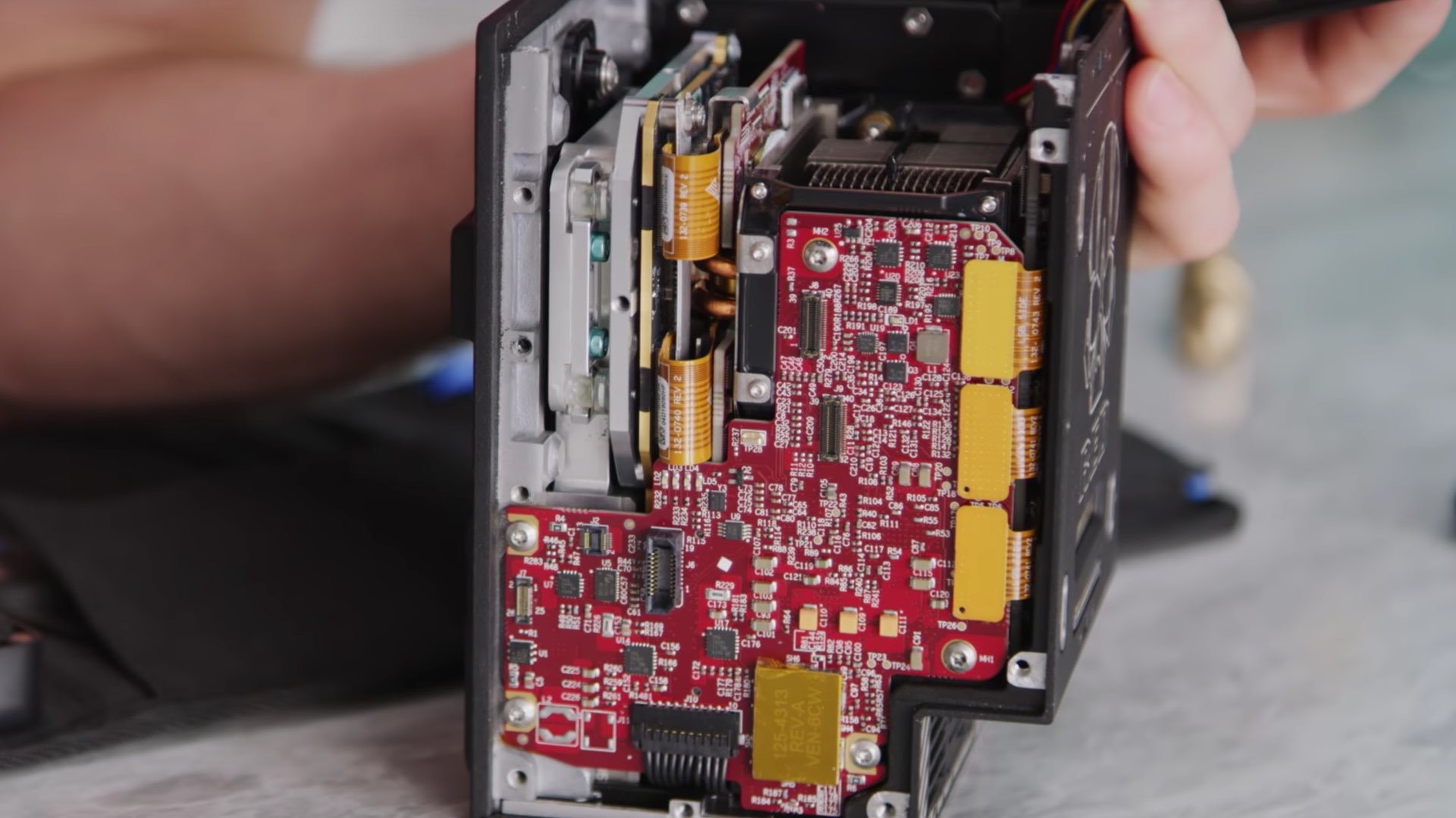 Disassembling the RED HELIUM 8K