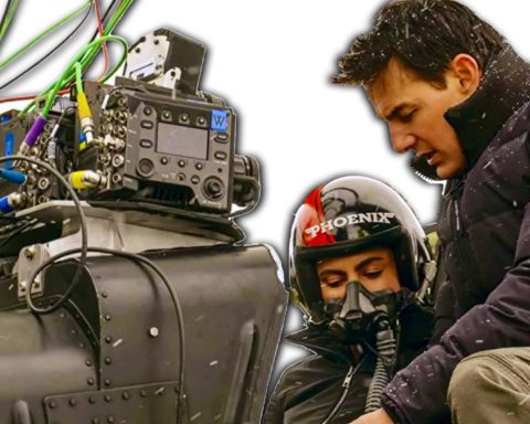 Tom Cruise Taught Actors How To Operate Sony VENICE Cameras Inside Fighter Jets in Top Gun: Maverick