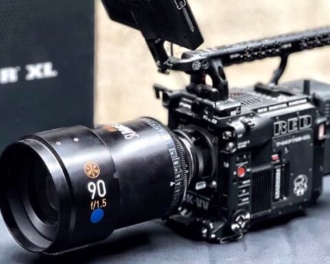 Zack Snyder Goes (again) Wide-Open With a Bespoke Summiscope Anamorphic Paired with RED V-Raptor XL